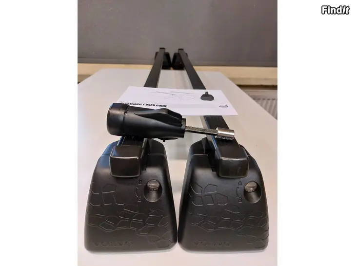 Myydään Kattotelineet/Takräcke OEM Volvo XC60 mk1 vm. 2009-2017