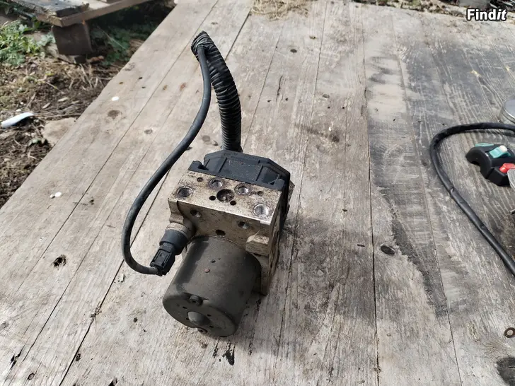 Myydään Ford Mondeo MK3 abs pumppu