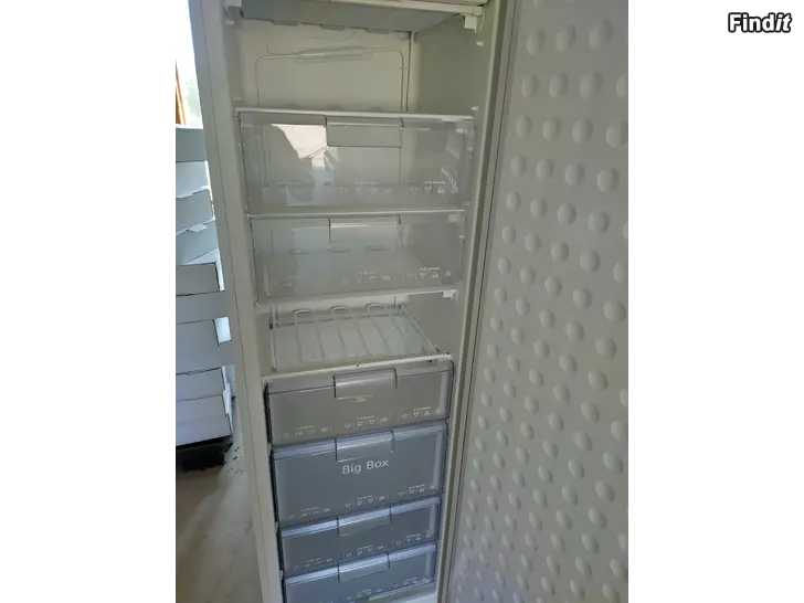 Säljes Frys med två saknade lådor