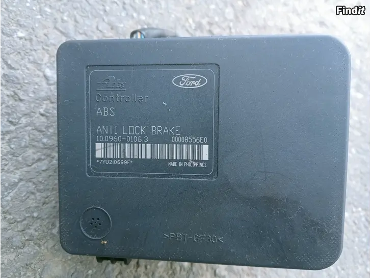 Myydään Ford Fiesta 1,4 manuaali 2003 ABS-yksikö 2S61-2M110-CE