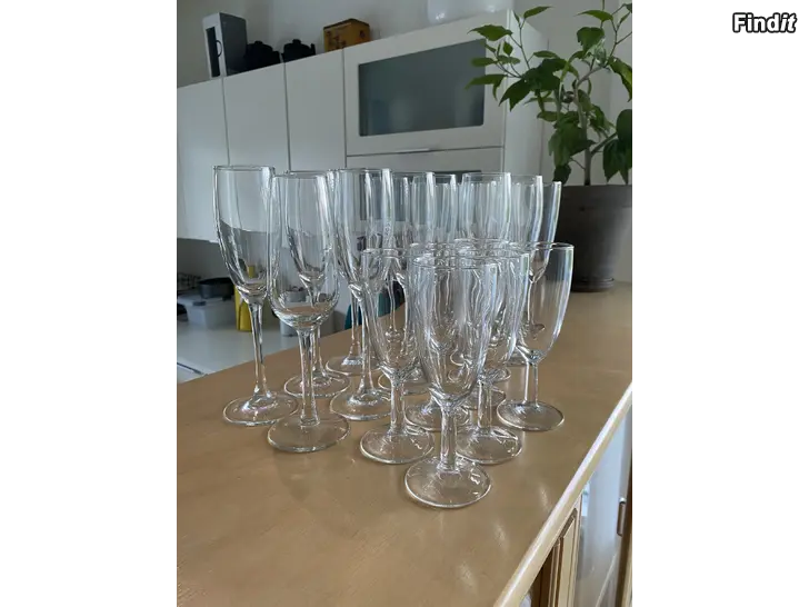 Säljes Kuohuviinilasit