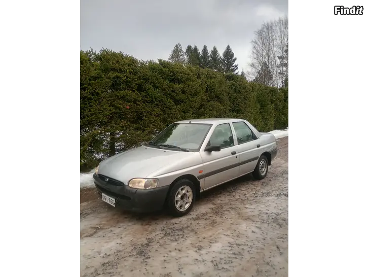 Myydään Ford Escort