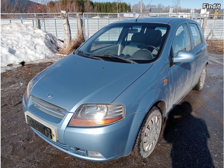 Myydään Daewoo Kalos 1,2 2004 manuaali varaosina