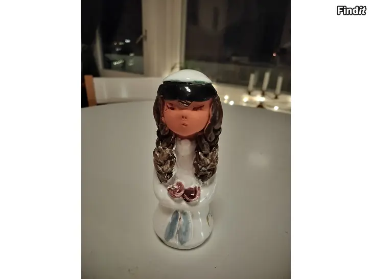 Säljes Skulptur Ylioppilas av Anja Kantor