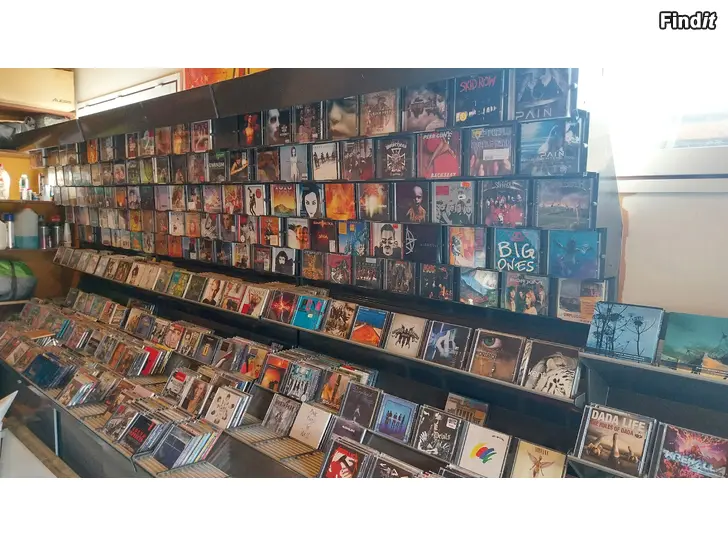 Säljes Cd hyllor
