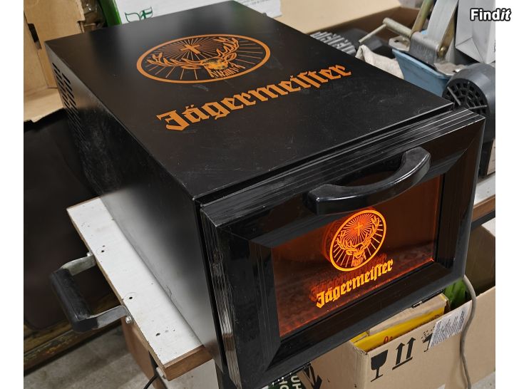Myydään Koff 180v tuoppi Jägermeister kylmiö Keräilyyn pullot lasit ym