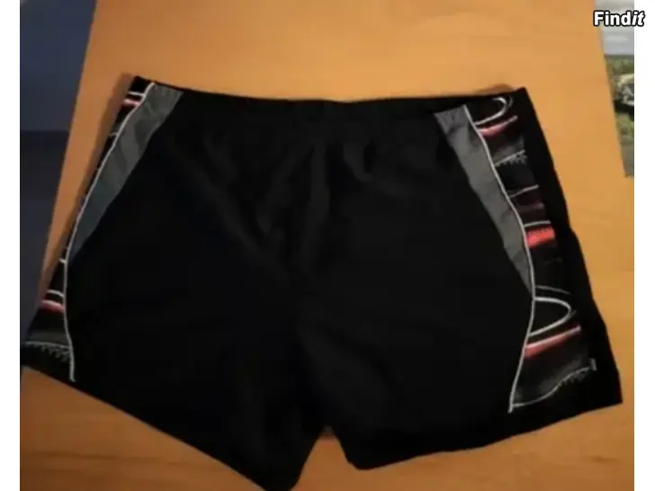 Myydään Uimahousut