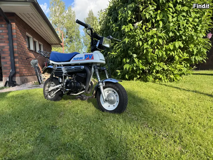 Myydään PV Suzuki 50 + Paljon Osia Mukaan
