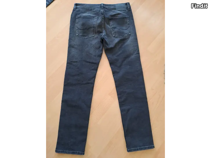 Myydään Jeans Jack  Jones NYA