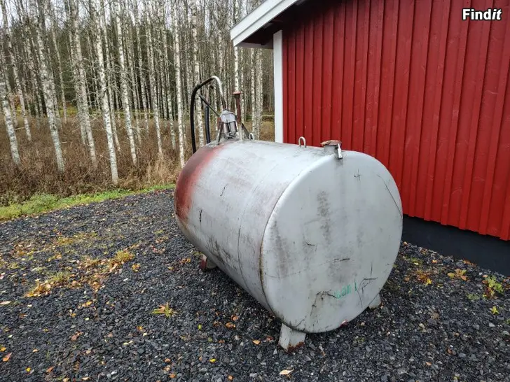 Säljes Bränsletank 1600 l