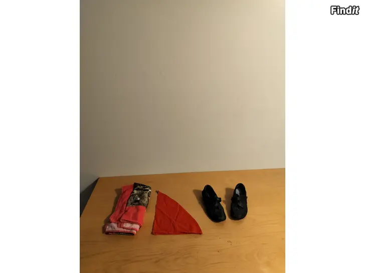 Myydään Sievi kengät tonttuhattu kissa kylpypyyhe