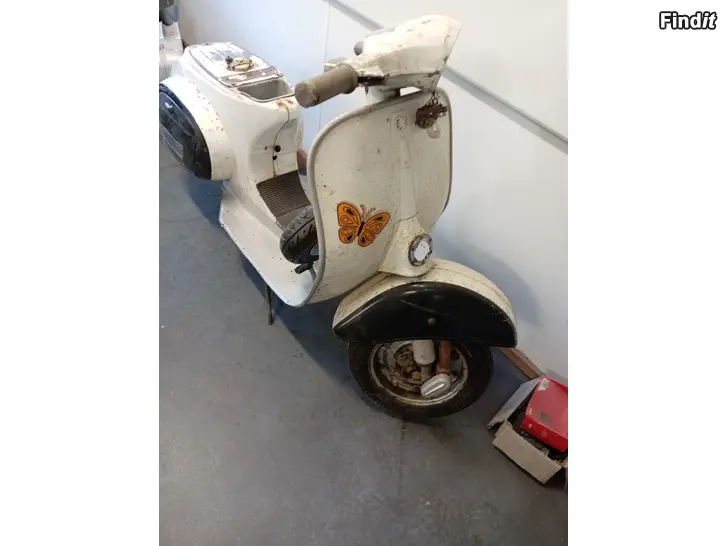 Myydään Vanha vespa