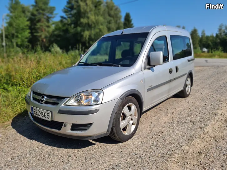 Säljes OPEL COMBO 1.4i Tourer