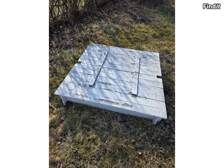 Säljes Sandlåda i trä