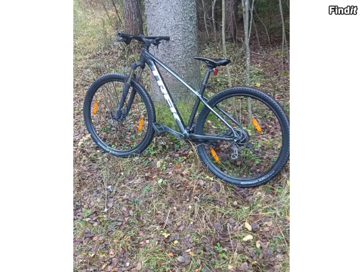 Myydään Trek Marlin maastopyörä 29