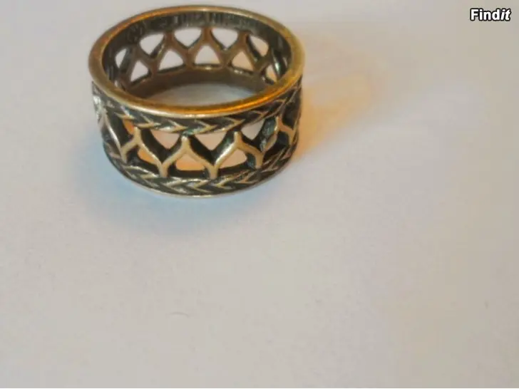 Myydään Kalevala Uskelan sormus koko 18