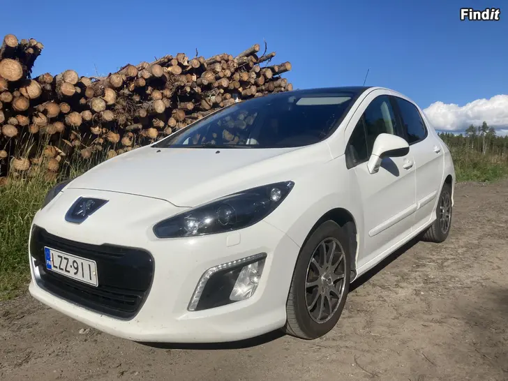Säljes Bänlsesnål Peugeot 308 2012 Diesel automat i toppskick