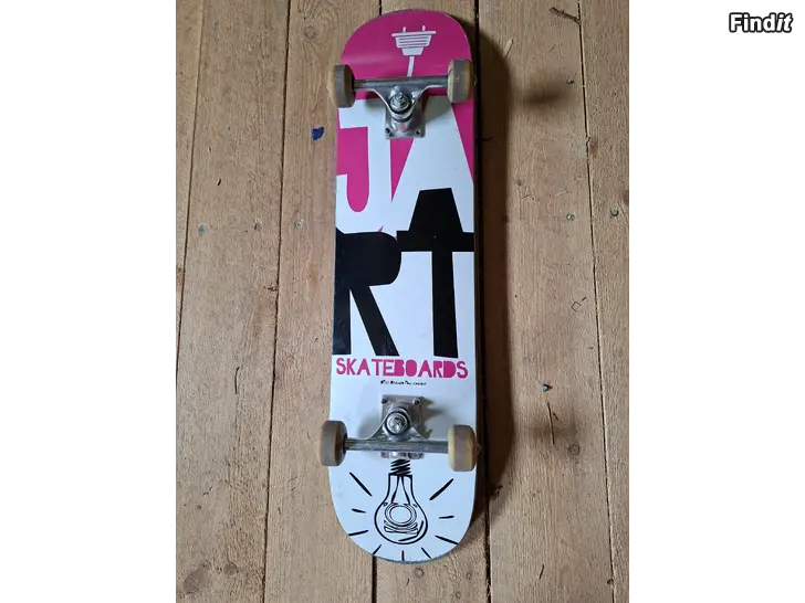 Säljes Skateboard lite använd