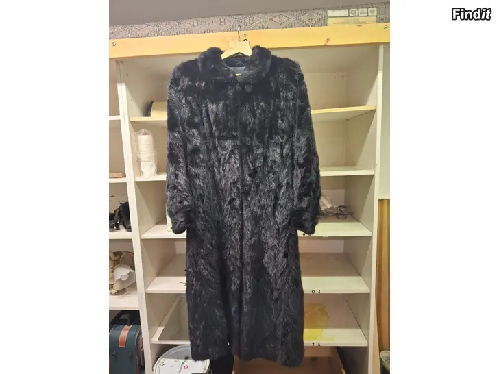 Myydään Myydään laadukas minkkiturkkl