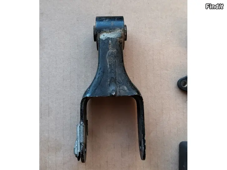 Säljes Moottori kiinnike