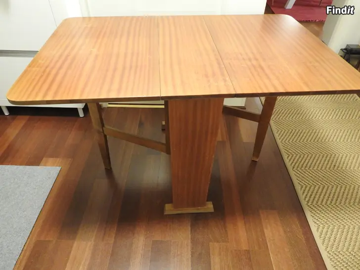 Säljes Klaffipöytä