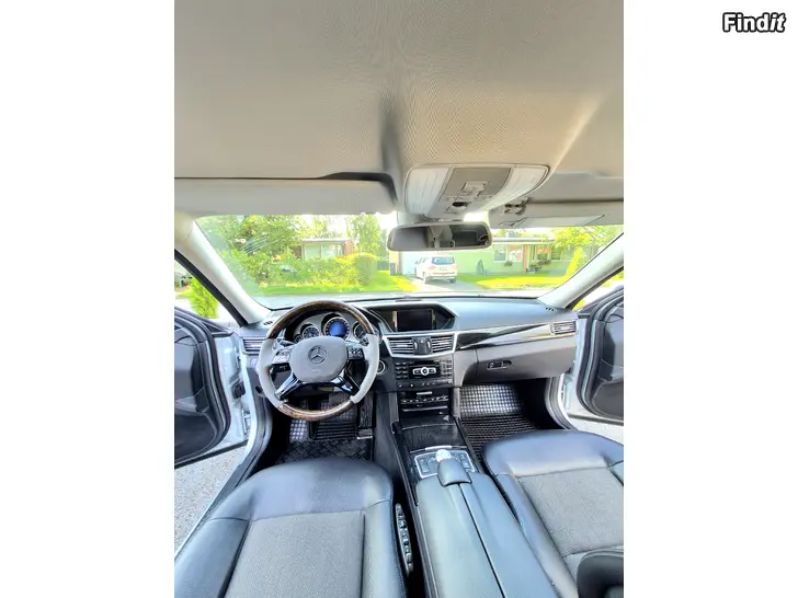Myydään Mercedes-Benz E250 vm12 suomiauto