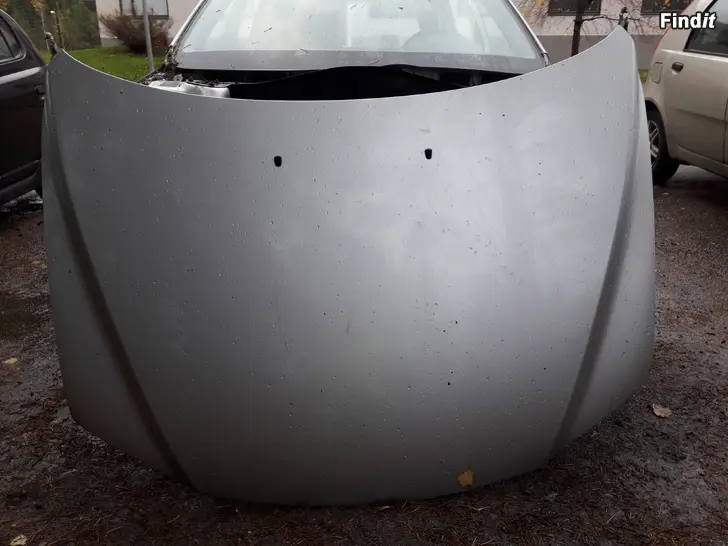 Säljes Mazda 6 farmarin 2004 varaosia