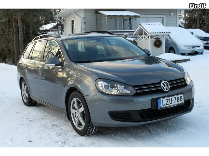 Myydään Tilava farmari Volkswagen Golf 1.2 TSI 105 hv moottorilla