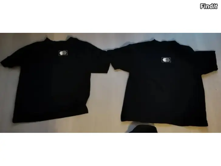 Säljes Kuumaa neljänsuora t-paita huppari