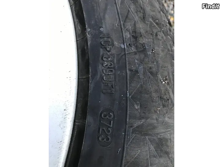 Säljes 4 st BMW fälgar och däck