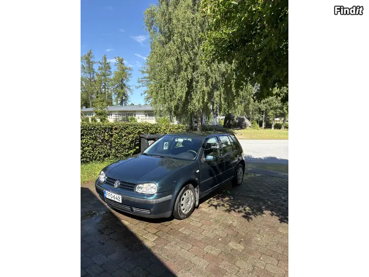 Säljes Volkswagen golf som är ny besiktad