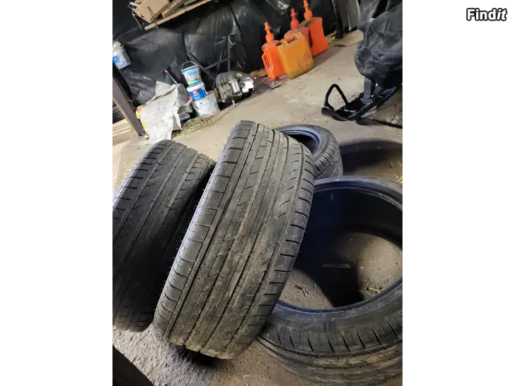 Säljes Däck 245/45 R19