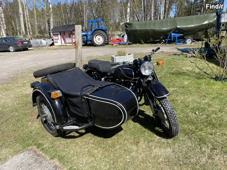Säljes Dnepr 650 med sidovagn