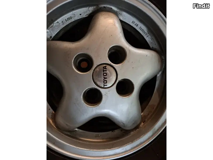 Säljes Aluminiumfälgar till Toyota Corolla KE70