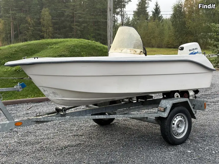 Säljes Glasfiberbåt 3,40mx1,50m + Suzuki 15 hp 4-t