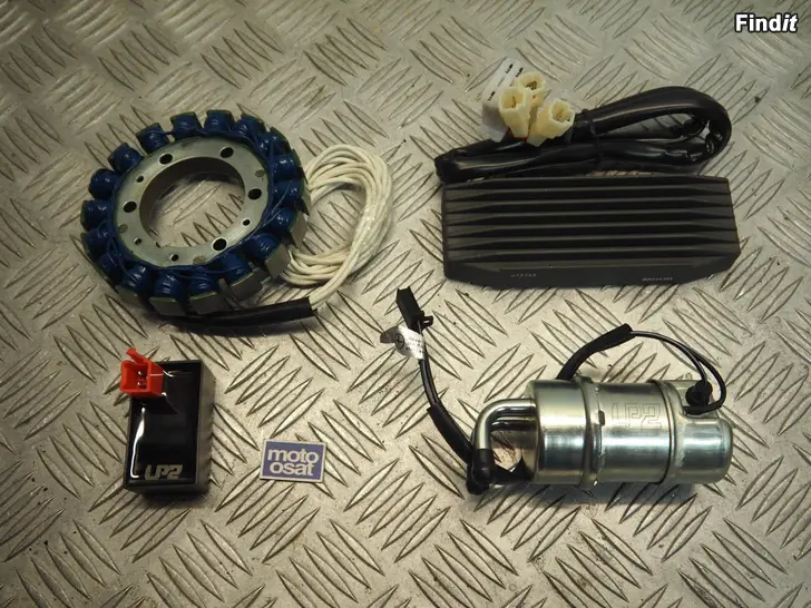 Myydään Suzuki VS 1400 86-08 osia stator regulator fuelcut relay fuel pump