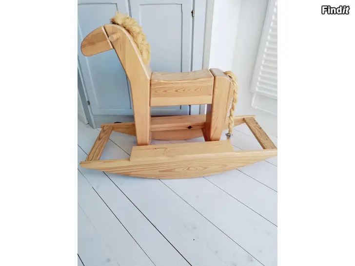 Myydään Keinuhevonen