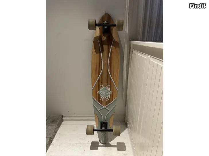 Myydään skateboard/longboard