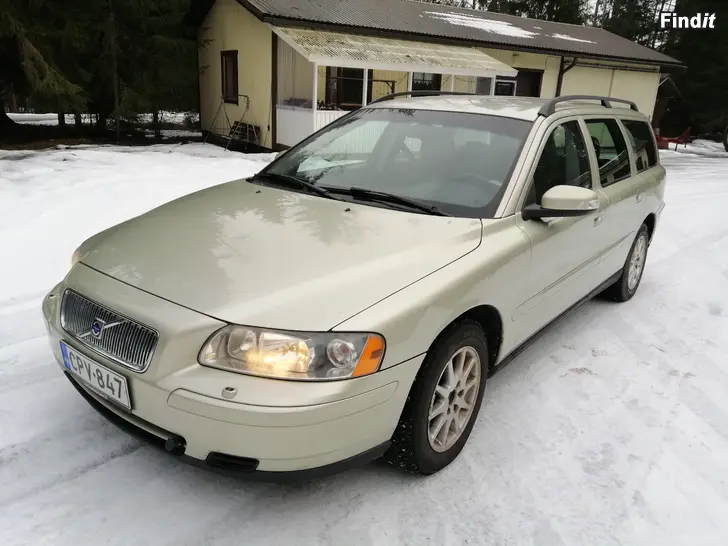 Myydään Volvo V70 bensa