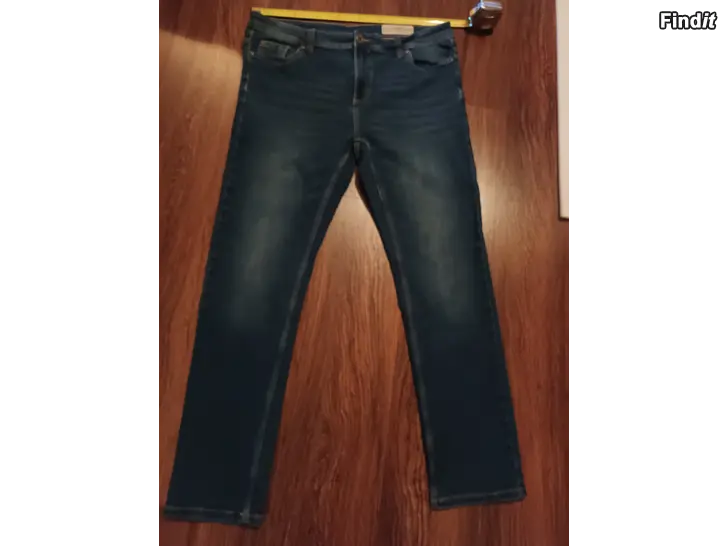 Myydään Miesten farkut slim fit