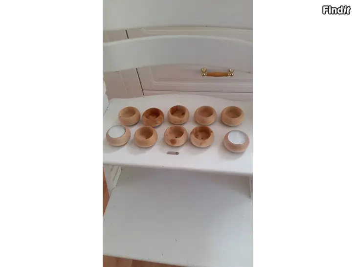Myydään Puiset tuikkukipot 10kpl 3e