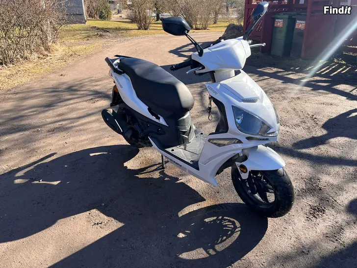 Myydään Moped Keeway Urbanblade 50