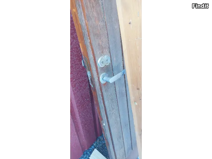 Säljes förådsdörr  med karm