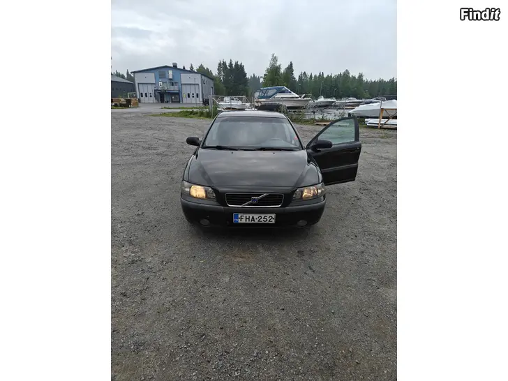 Säljes Volvo s60 2.4 bensin