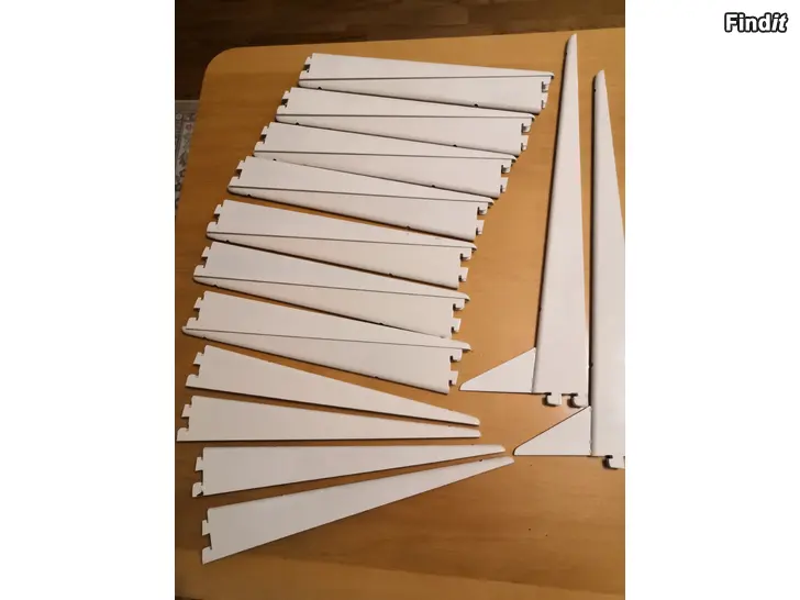 Myydään Konsoler o väggfästen