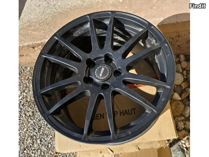 Säljes 3st lättmetall fälgar