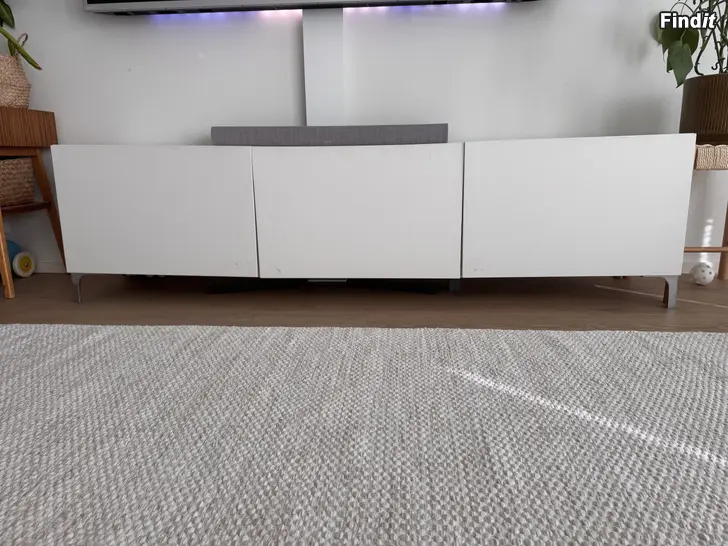 Myydään Bestå TV-taso