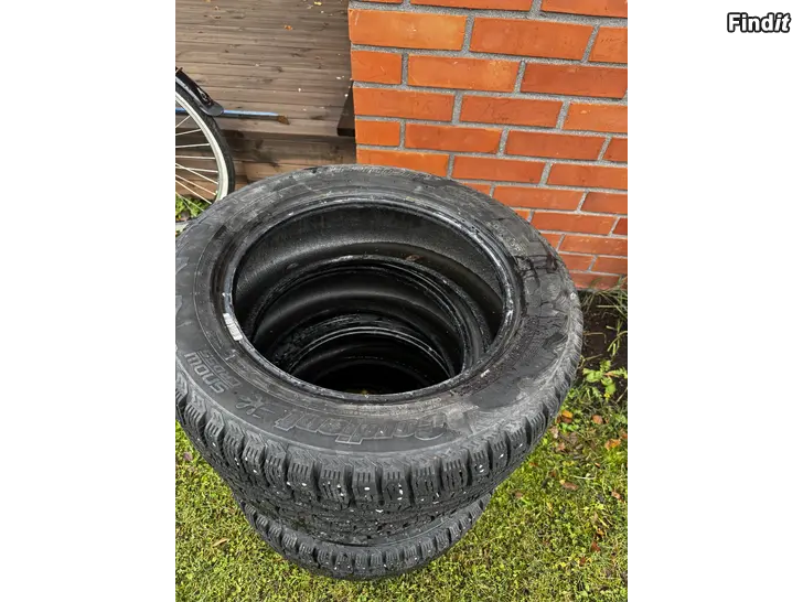 Myydään Nastarenkaat 16