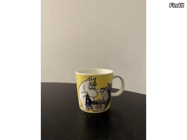 Säljes Muminmugg niiskuneiti ja aarrearkku