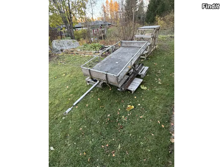 Myydään Släde